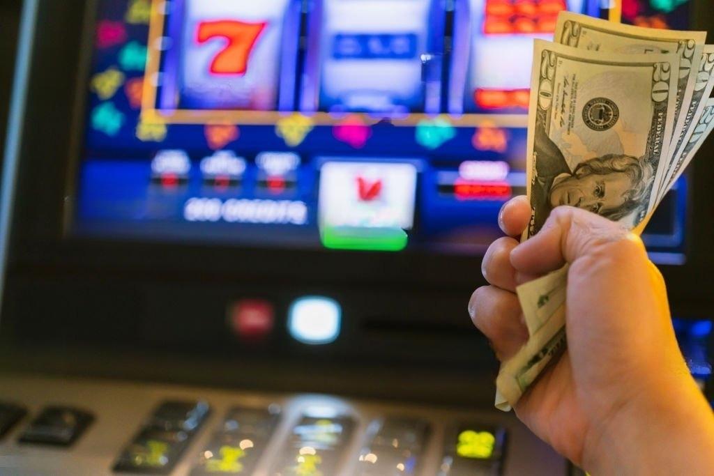Khám phá footballbet gr và những ưu điểm khi cá cược tại footballbet gr năm 2024